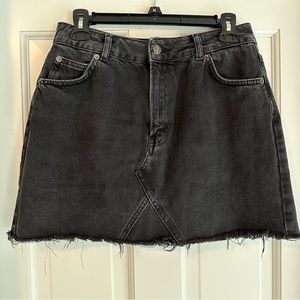 Topshop Moto Distressed Black Denim Raw Hem Jean Skirt | Size 8 US